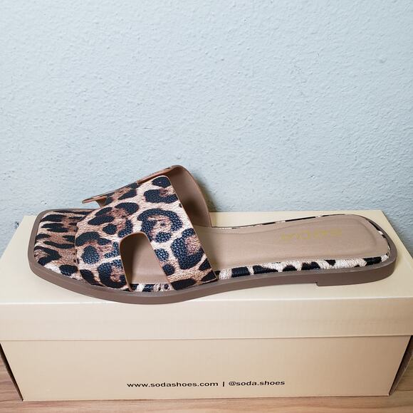 Soda Women's 8.5 Leopard Print H Cutout Slide Sandal Black Tan Animal Print NEW - Picture 1 of 11